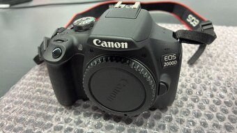 Canon EOS2000D + EF-S 18-55 mm f/3,5-5,6 + EF 75-300mm f/4-5 - 2