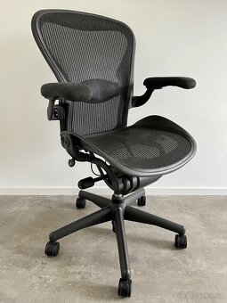 Kancelářská židle Herman Miller Aeron - 2