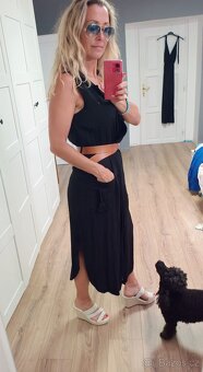 Nové slušivé černé šaty uni size M/L - 2