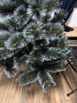 Umělý vánoční stromek - 2