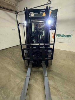 Toyota Dieselový VZV 52-8FDF20 zánovní 1035mth - 2