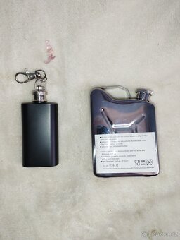 nepoužité placatky + trychtýř na placatky - 2