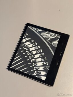 Čtečka knih Amazon Kindle Oasis 10th. gen 8GB - 2