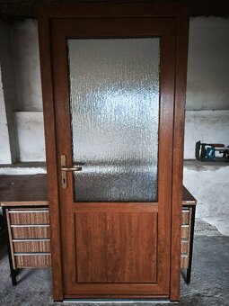 Vchodové dveře ořech - 2