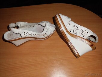 boty na korku černé a bílé - 2