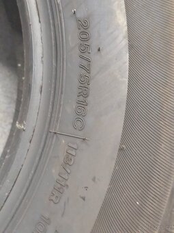 pneu 205/75 R16C - 2