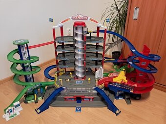 Majorette velká garáž - 2