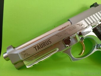 Pistole Taurus Pt 99 limited edition - 2