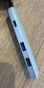 USB-C HUB adaptér iSTYLE (2x USB-A, USB-C, 4K HDMI) - 2