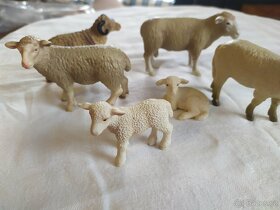 48. Ovce značky Schleich a neznačkové - 2