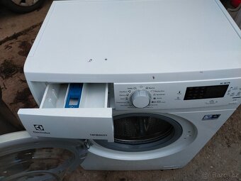 Prodám dig.Slim pračku zn. Electrolux--6KG--ZDARMA DOVEZU-- - 2
