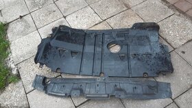 mazda 5 2,0i maska a spodní kryty motoru - 2