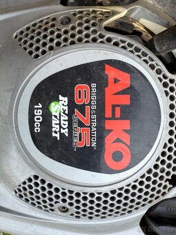Prodám sekačku s motorem Motor Briggs & Stratton 675 /190cc - 2
