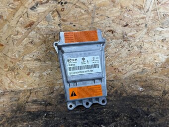 ŘÍDICÍ JEDNOTKA AIRBAGU MERCEDES W164 0285001535 - 2