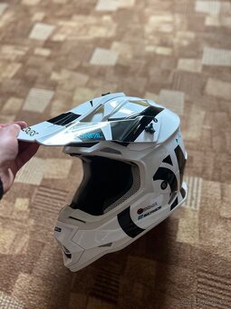 Motocross helma - 2