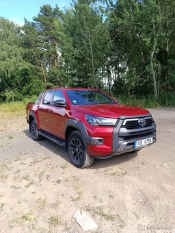 Prodám Toyota Hilux 2,8 Invincible - 2