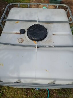 IBC nadoba 1000 l - 2
