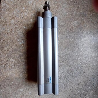 Pneumatický Válec - 2