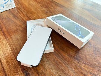 Apple iPhone 16 Pro, 128GB černý titan, 128 GB - 2