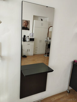 Kadeřnická obsluha - 2