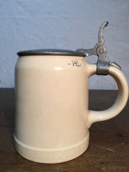 Mettlach kameninový korbel  s cínovým deklem, cejchován - 2