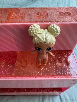 LOL Surprise polička a domeček na hraní - 2