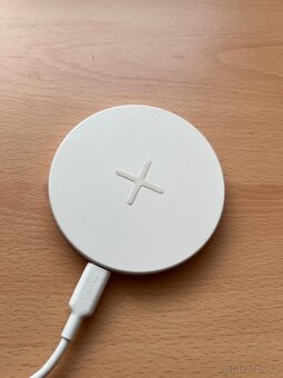 Bezdrátová nabíječka - 2