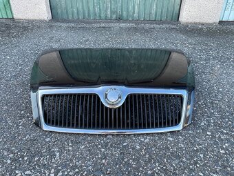 Octavia 2 kapota černá - 2