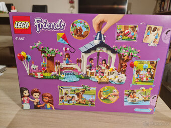 LEGO® Friends 41447 Park v městečku Heartlake + mini dárek - 2