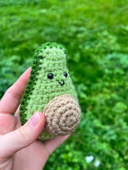 Háčkovaná hračka - avokádo - 2