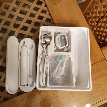 Prodám sonický zubní kartáček - 2