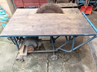 Prodám stolní pilu s kolébkou. - 2