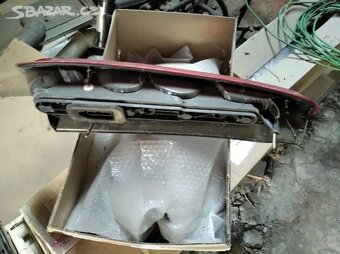 Ford Focus c-max zadní světlo - 2