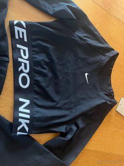 Crop top s dlouhým rukávem- Nike - 2