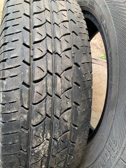 Pneu 195/75 R16 - 2