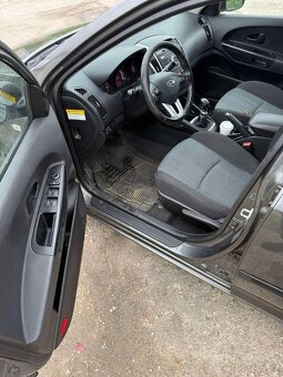 predam diely na kia ceed kombi 1,4 80kw benzin facelift 2009 - 2