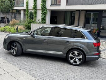 Audi Q7 S-line 3.0tdi 200kwt výbava individuální - 2