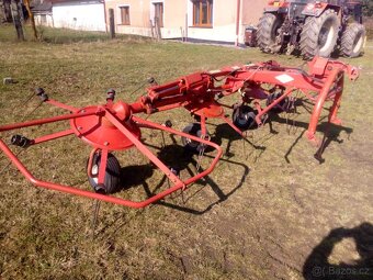 Obraceč sena a píce KUHN GF 5000 - 2