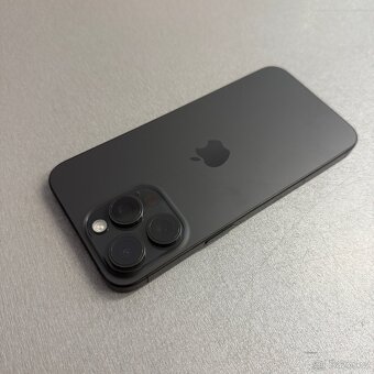 iPhone 15 Pro Max 256GB černý, pěkný stav, 12 měsíců záruka - 2