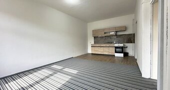 Pronájem bytu 2+kk, 70 m2, ulice Labská, Jaroměř - 2
