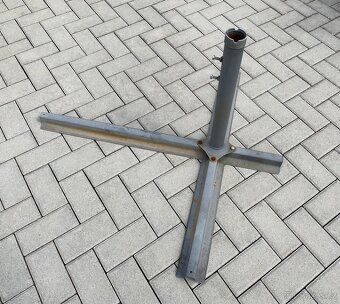 Zahradní slunečník 300 cm se základnou - 2