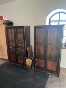 Starý nábytek, starožitnost. - 2