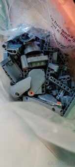 LEGO Technic – motory, speciální dílky - 2
