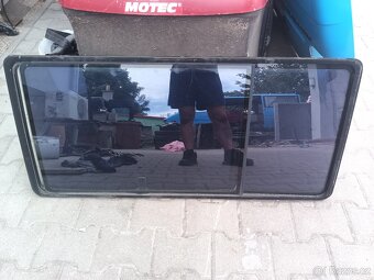 Boční otevírací okno ve t4 - 2