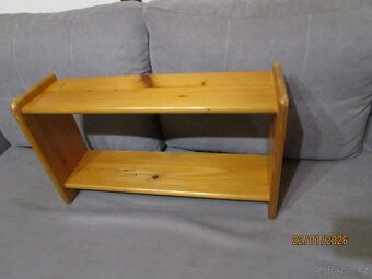 Polička dřevěná - 2