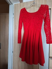 Červené krajkové šaty - 2