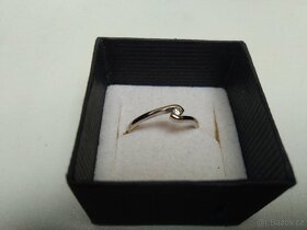 Prsten z bílého zlata s diamantem - 2