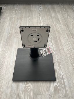 Samsung Monitor - 2
