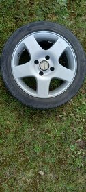 Alu kola Bene PEUGEOT/FORD 15",pneu 195/50R15,podložky 20 m - 2
