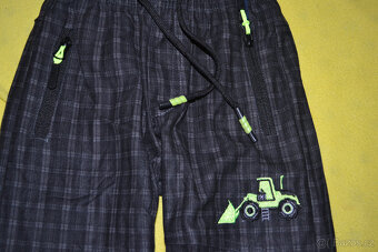 praktické nové chlapecké kalhoty v.104 - 2